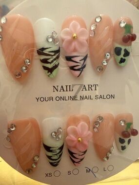 Peach Pink Floral handmade Press-On Nail Set